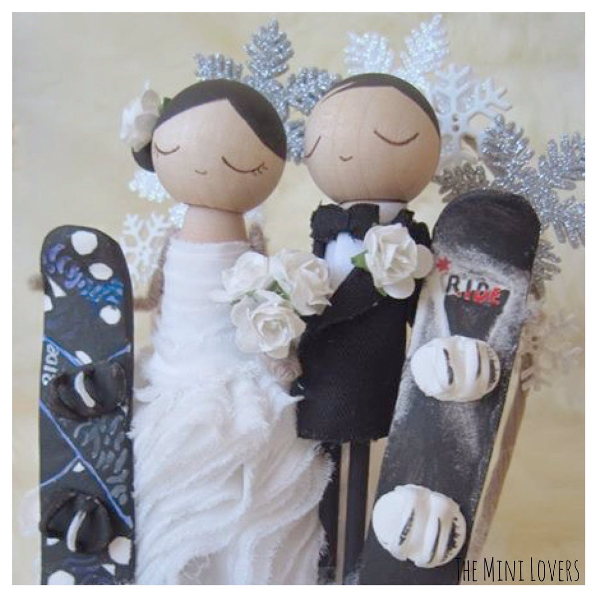 TheMiniLovers's tweet photo. Is it still the snowboard season? #theminilovers #wedding #caketopper #snowboarding #snowflakes #weddingtheme https://t.co/CR8iEWSewy