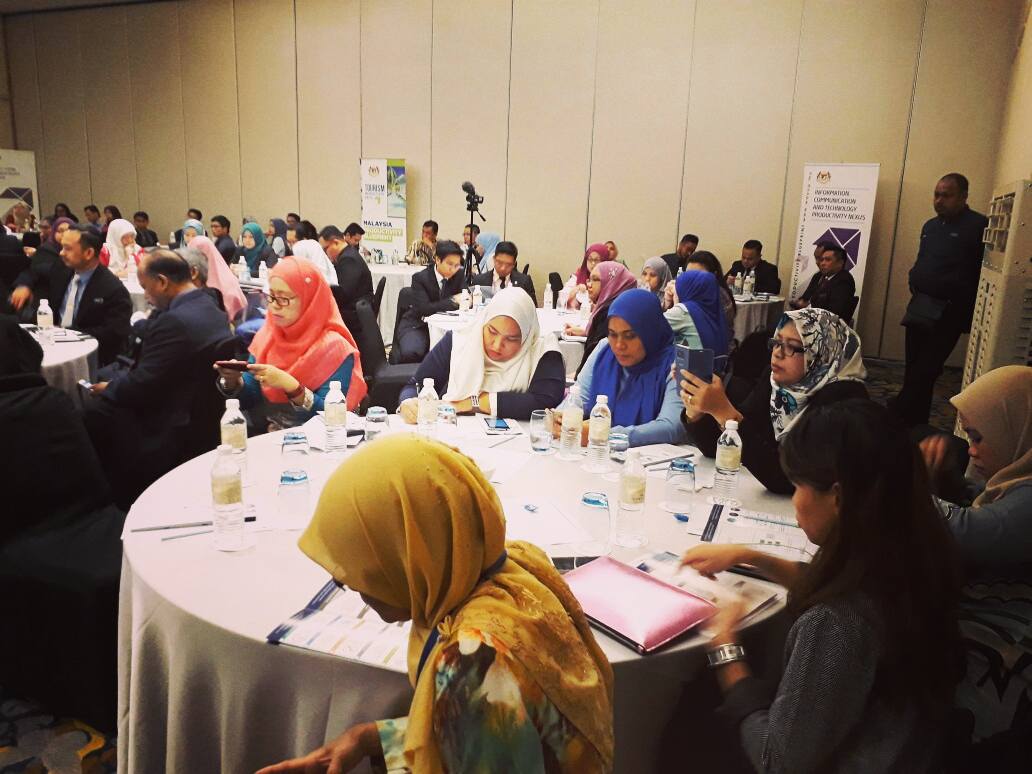 MpcProductivity's tweet photo. Sesi Sembang Produktiviti Bersama Pegawai Komunikasi Korporat Sektor Awam 

8 Feb 2018
Hotel Dorsett Putrajaya

#MPC #MProductivity #MalaysiaProduktif #MemacuProduktivitiNegara #DrivingProductivityoftheNation 
@MITIMalaysia @MIDFGroup @matrade @smecorp @MAIautomotive @hdcglobal https://t.co/wR6tDxowD1