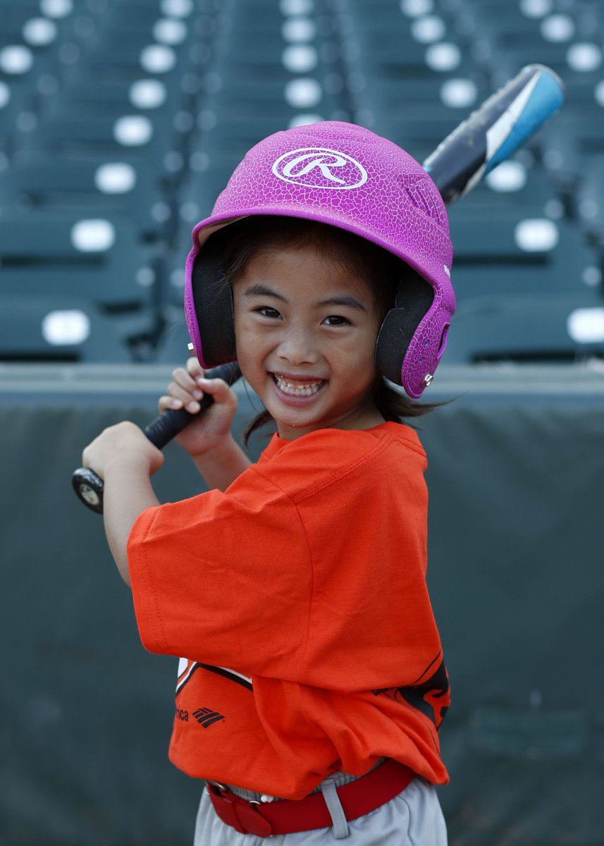 gojrgiants's tweet photo. Feb 7th is #NGWSD, which celebrates the amazing achievements of girls &amp; women in sports. Serving nearly 8,000 girls each summer, Junior Giants strives to provide equal opportunities for young women both on &amp; off the field. Let's empower our girls! #PlayFairPlayIX #girlpower https://t.co/iDADMqHMkM