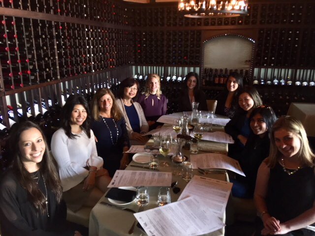 laurenldiehl's tweet photo. Lovely lunch today with our HQ OWL team @Oraclewomenlead https://t.co/eKULLilHSJ