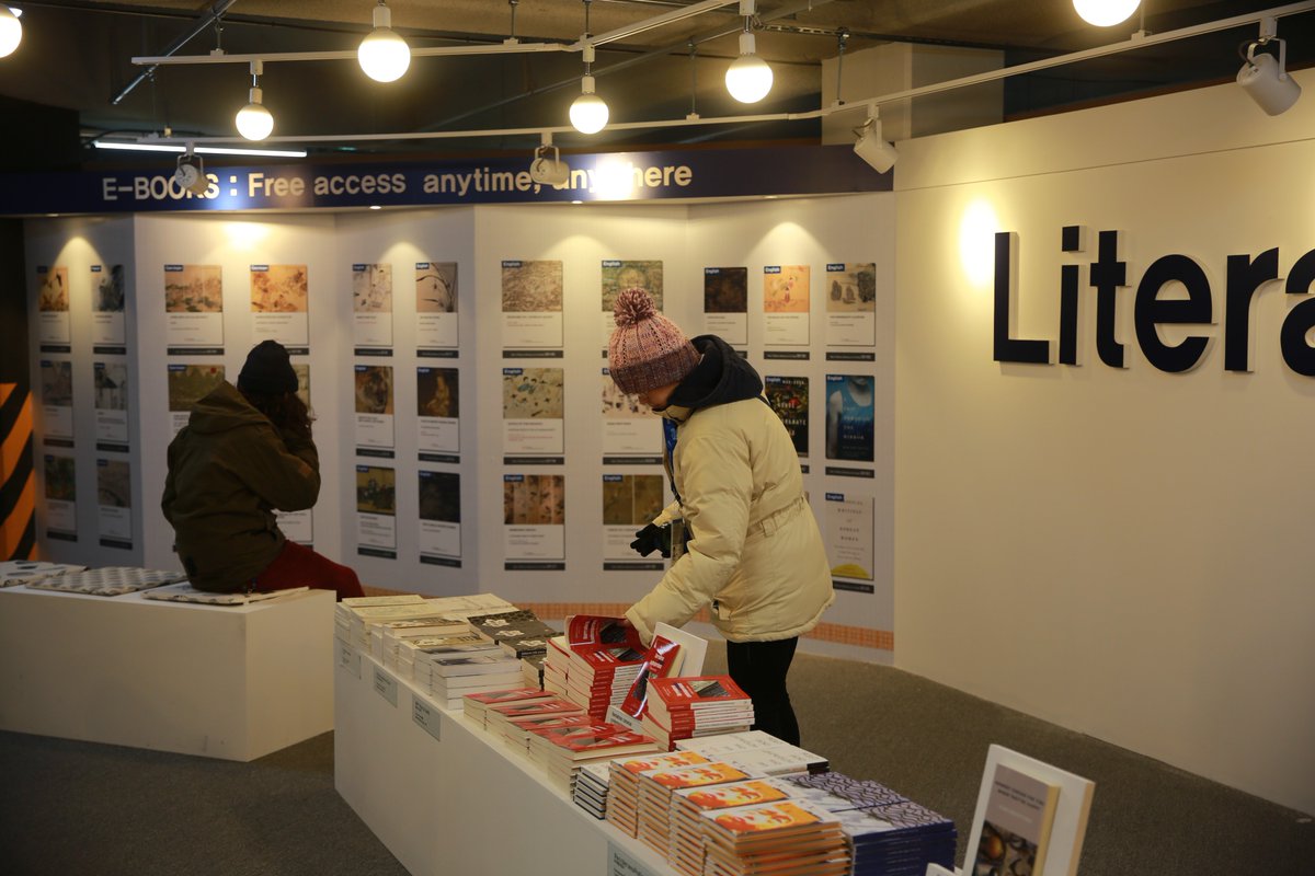ltikorea's tweet photo. Here's what we've been up to in Pyeongchang...
#Olympics #mediavillage #literaturewithoutboundaries #24hourlibrary https://t.co/0ITg2J6T4K