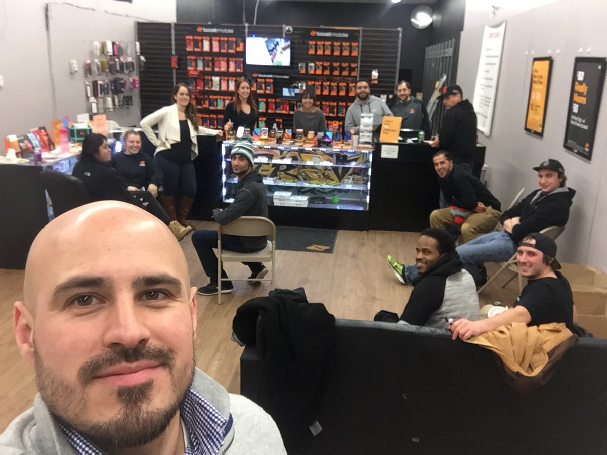 tvelasco78's tweet photo. Ice Wireless SPG/Brightstar/SmartPay training. #DCICares #oneteamonedream #boostnation @shawnlalani1 @AmyBoost @Eric_K_Wong @robvictor2003 @uhm_juna https://t.co/v8TxDuuMN0