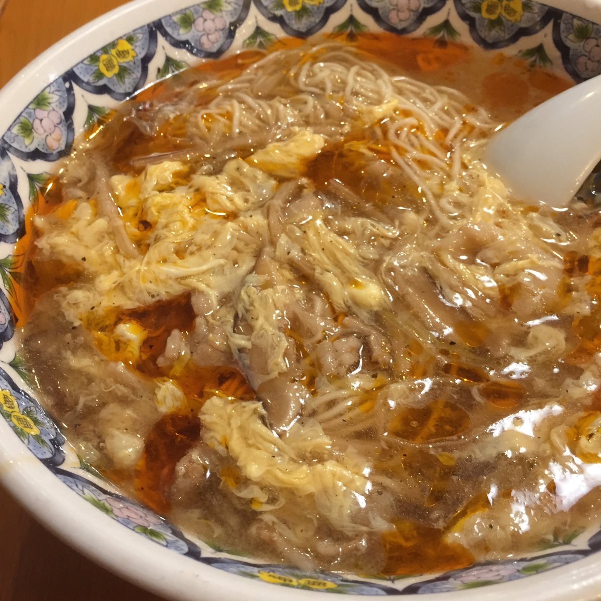 Panda Town Pa Twitter 今日のランチは中華街の外 揚州商人のスーラータンメン 中華街にわざわざ来てラーメン半チャーハンセットを食べるのは基本的に間違いです 大抵の場合 あれ 近所のラーメン屋さんの方が美味しかったわ となりますから 中華街だより