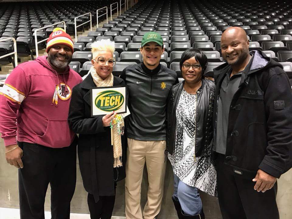 babsmatabs's tweet photo. Pen is down, the ink is dry and @Christiancole46 is officially part of the ATU family!
#AnTeUp18 #FightOn https://t.co/PgdYsN0Vh6