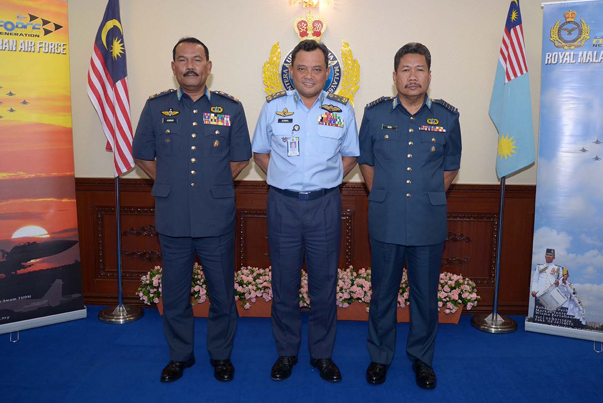 Tahniah diucapkan kpd Brig Jen Ahmad Abd Rahman TUDM dan Kol Mohamad Noh Daim TUDM atas pemakaian pangkat hari ini. Majlis telah disempurnakan oleh TPTU, Lt Jen DS Ackbal Abdul Samad TUDM