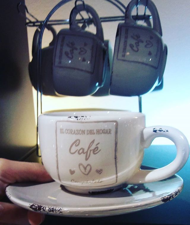 regalsleonor's tweet photo. Un café? ☕
#taza #uncafé? #love #loveyou #❤ #elcorazóndelhogar #compártelo #coffe #coffeetime #tazayplato #tazaenvejecida #retro #styleinthekitchen #styleretro #regalsleonor https://t.co/XD7N3jiy9a