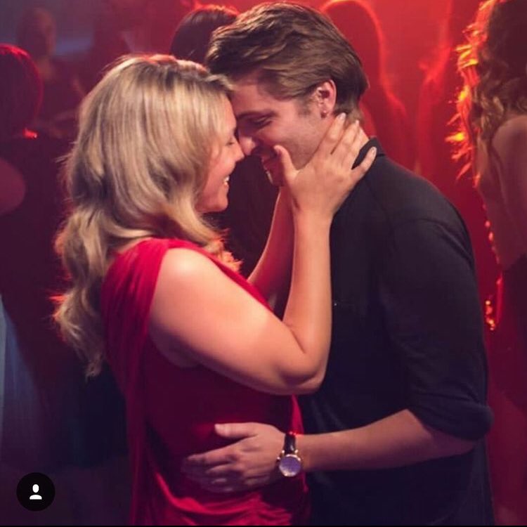 Ana Grey (@anagreyfofgrp) on Twitter photo 