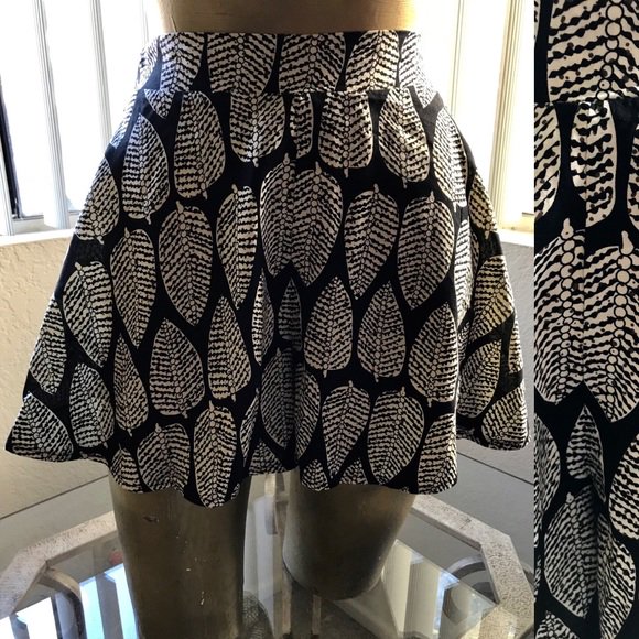 AmberTen's tweet photo. So good I had to share! Check out all the items I'm loving on @Poshmarkapp from  @MicheleLABlog  : https://t.co/iV0hcgTbwM https://t.co/fKNTXd9sEL