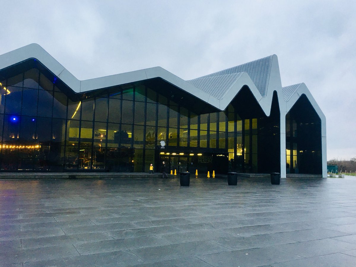 MathieuFumex's tweet photo. Un dernier pour la route : le @riversidemuseum, un projet fou de Zaha Hadid. #archi #JeudiArchi @peoplemakeGLA @A_VIVRE https://t.co/rOOTewQvyQ