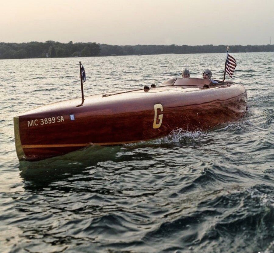 Silodrome's tweet photo. The Baby Bootlegger may very well be the most beautiful boat of all time.
#boat #woodenboat #babybootlegger #design #industrialdesign #joinery #woodworking #wood #speedboat https://t.co/XcCK35MQSk