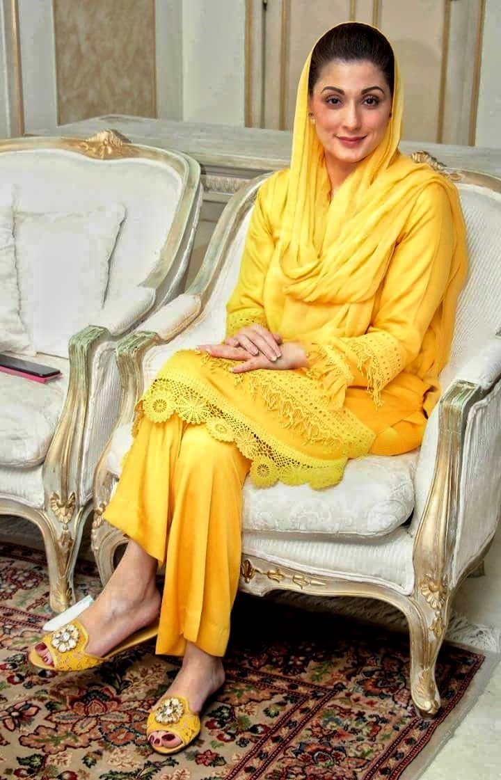 JB on Twitter: "When Benazir Bhutto once wore a Yellow dress