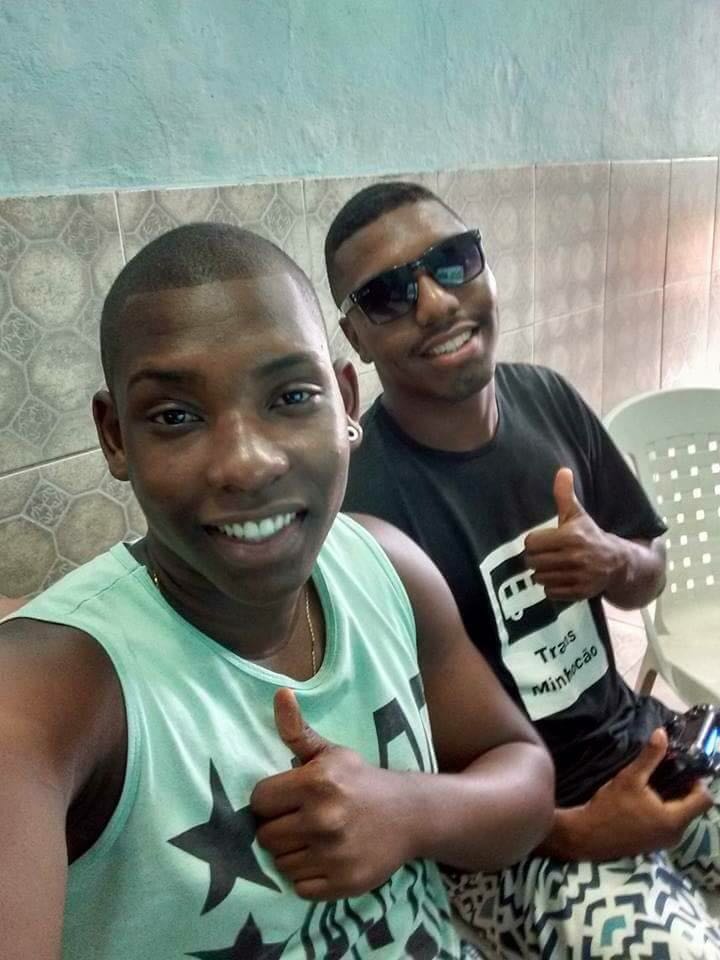 leocostta021's tweet photo. #QueFecha&ColaComigo
#IrmãoDeOutraMãe
#GansoFDP
#TmjMlk
#TeAmoIrmão🖤🖤🖤 https://t.co/icEg0PGEfy
