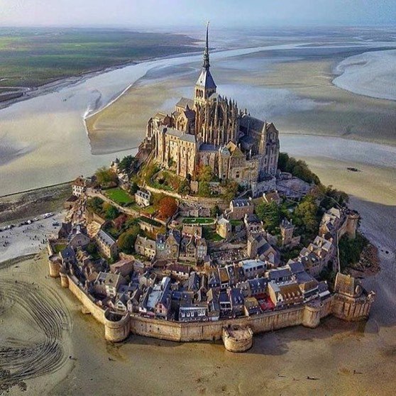 avmustafagunes's tweet photo. Reposting @egtours:
Take an #egtgolftour to France #experience #history #culture #art #frenchcuisine #frenchwine #bucketlist #travel #travellingthroughtheworld #travelblogger #travelgram #tuesdaythoughts #golftrip #france #mountstmichael https://t.co/BENYe545jk