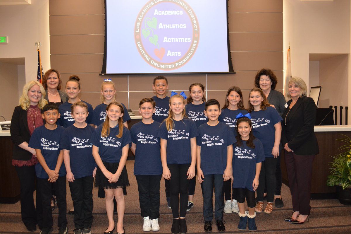 Rossmoorknights's tweet photo. Great night celebrating Rossmoor Elementary! Our Knights did outstanding #KnightPRIDE #TeamLosAl https://t.co/ZJRkbaZk2X
