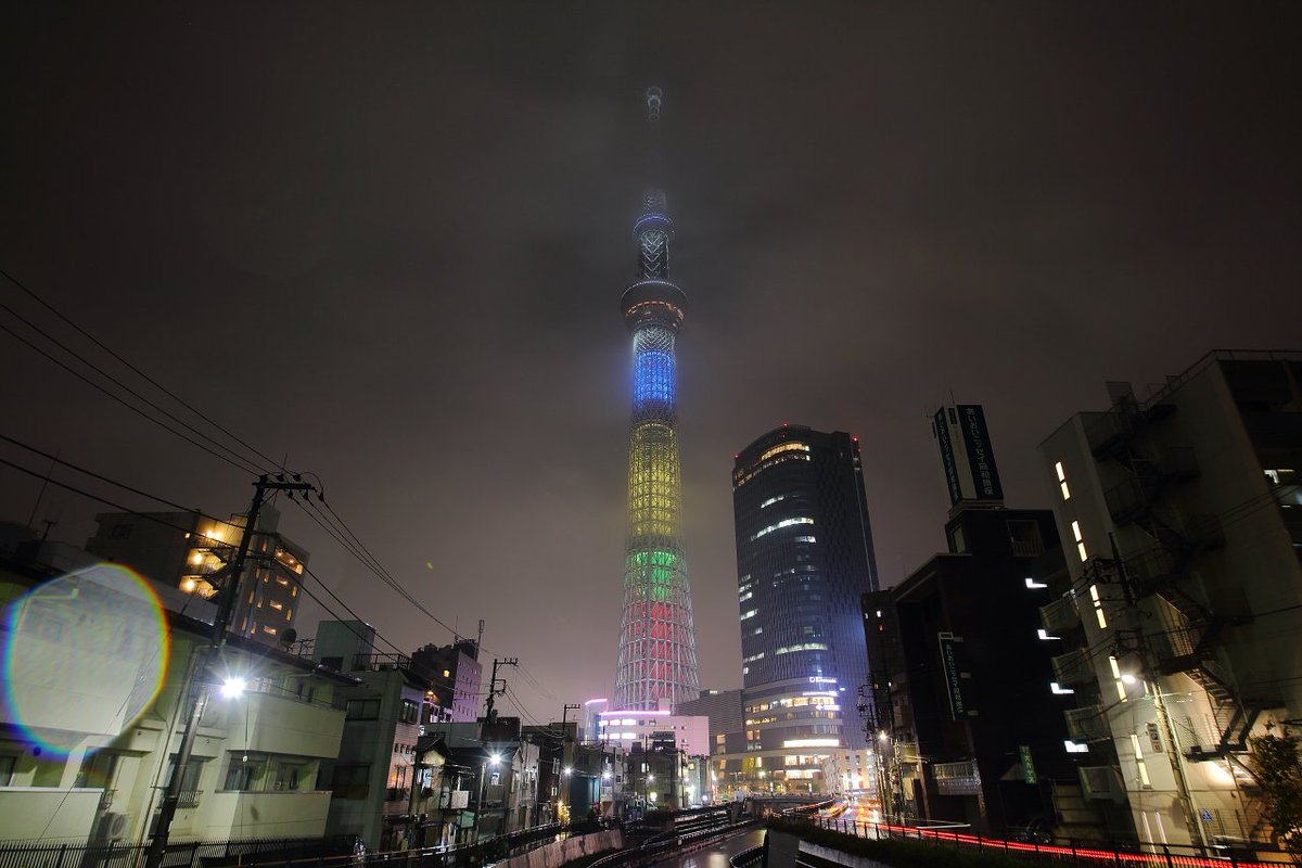 夜景 ライトアップ イルミネーション情報 東京スカイツリー 17年10月28日に点灯された1000日前カラーが 明日9日 の冬季オリンピック開会式の日に点灯されます 前回は曇りでほとんど撮影できませんでしたが 明日は見えそうです オリンピックシンボル 夜景 ライトアップ イルミネーション情報 東京スカイツリー 17年10月28日に点灯された1000日前カラーが 明日9日 の冬季オリンピック開会式の日に点灯されます 前回は曇りでほとんど撮影できませんでしたが 明日は見えそうです オリンピックシンボル