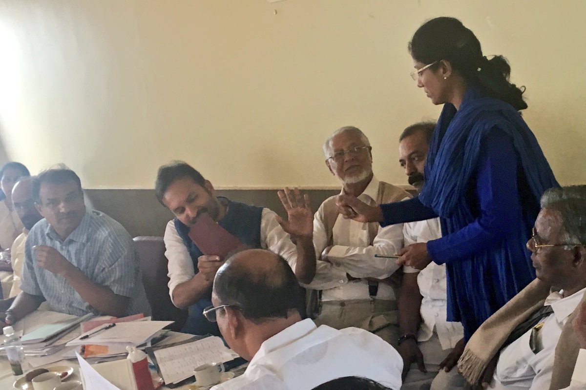 DrPushpaAmarnat's tweet photo. #PanchayatBoothMantra Hon Sec @PCvishnunadh sir directed the DCC & KPCC Office Bearers of #MysuruDivision in the #Progress review meeting @INCKodagu to take the #NammaKshetraNammaHone program to the #PanchayatLevel #Target2018 with Sri MBhandary Sri MShivanna Sri MChengappa https://t.co/AqUrH3DNzA