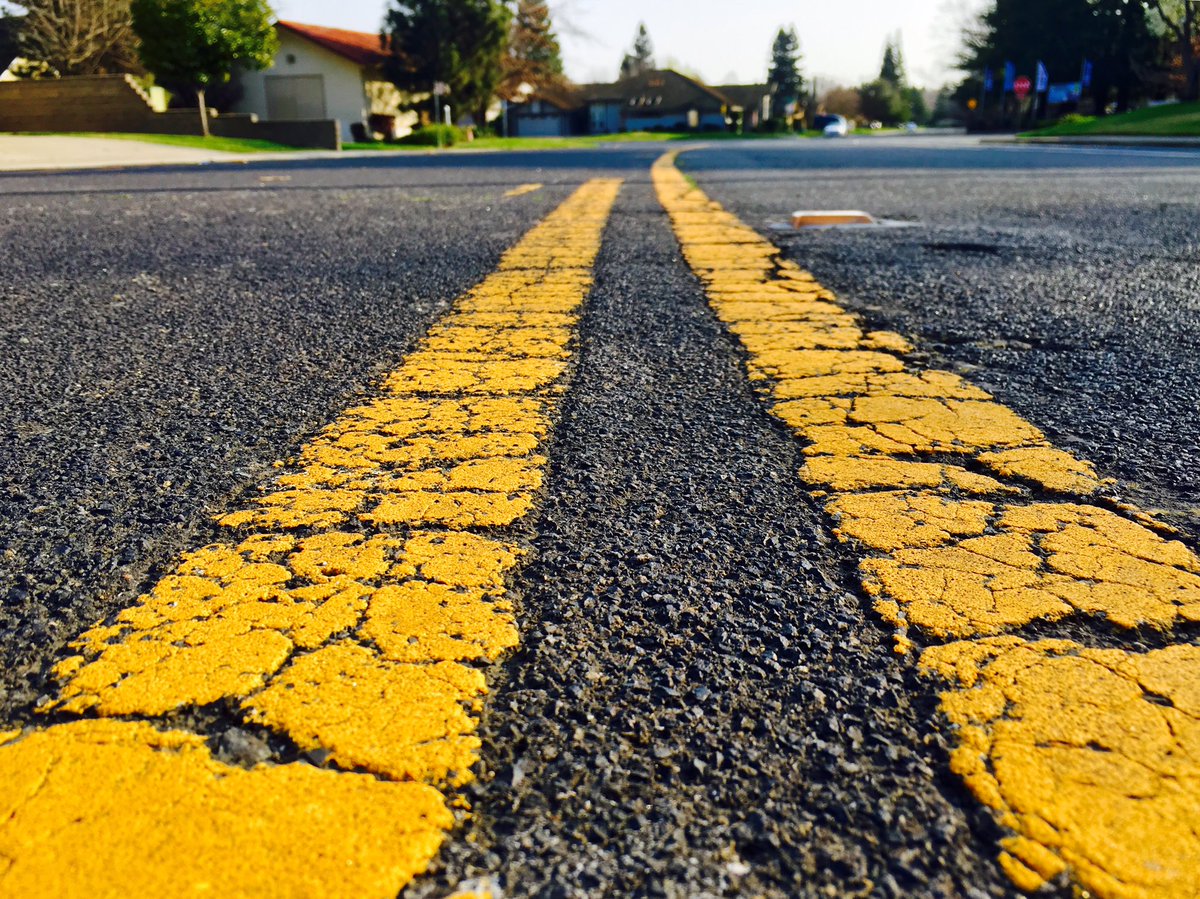 imagedstories's tweet photo. Follow the yellow brick road. You might be surprised. .
.
.
#road #street #pavement #lane #lanelines #stayinyourlane #yellow #yellowbrickroad #follow #followtheyellowbrickroad #straightandnarrow #downlow https://t.co/HkcSIdtLI9