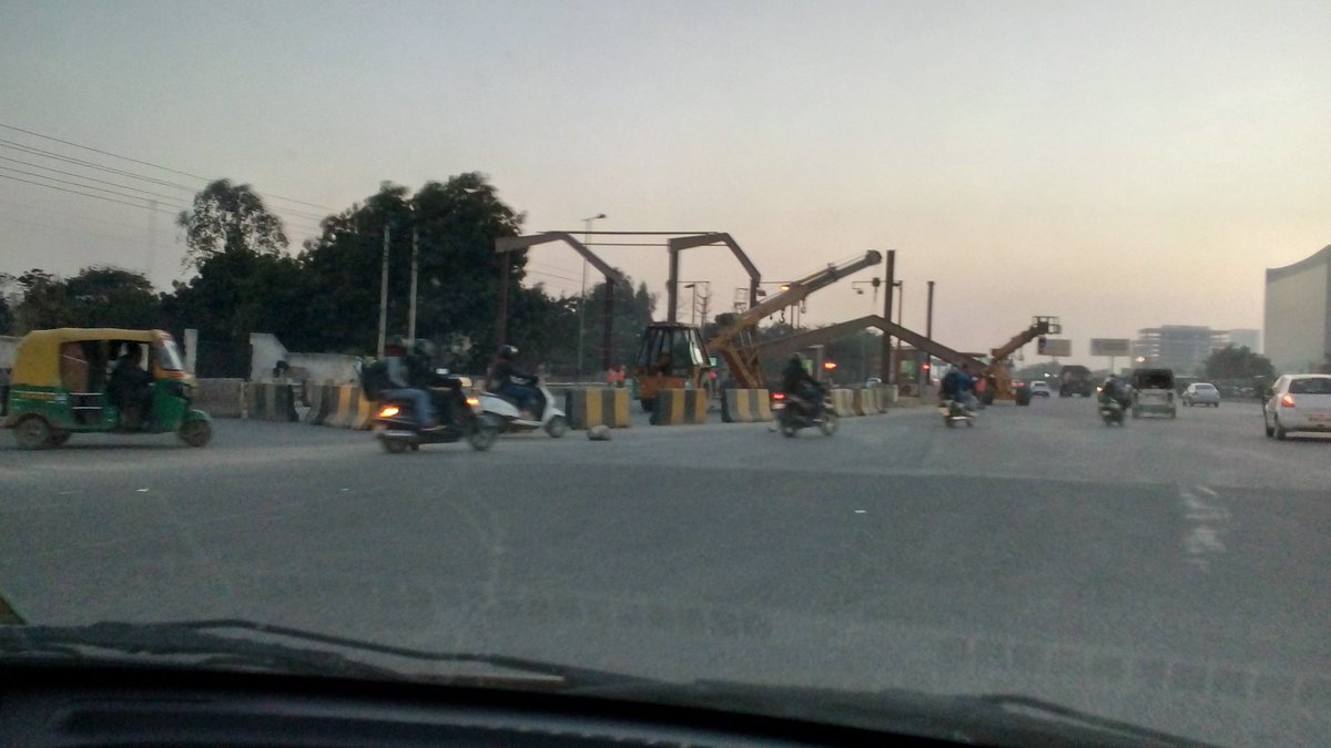 amandchawla's tweet photo. @krishna14841550 @Shah1971Shah @cmohry @nitin_gadkari @PMOIndia @narendramodi @HHGurugram @yashpalmurar @BJP4India @TOIGurgaon Renovation is being done to extend the #KherkiDaulaToll whereas @cmohry @mlkhattar @nitin_gadkari @BJP4Haryana has promised to move the toll. Again false promises being made by #politicians.
#Jumla
#Haryana
#haryanavikasyatra
#bjpemptypromises
#bjp_भगाओ_देश_बचाओ https://t.co/C4yICWzRHr