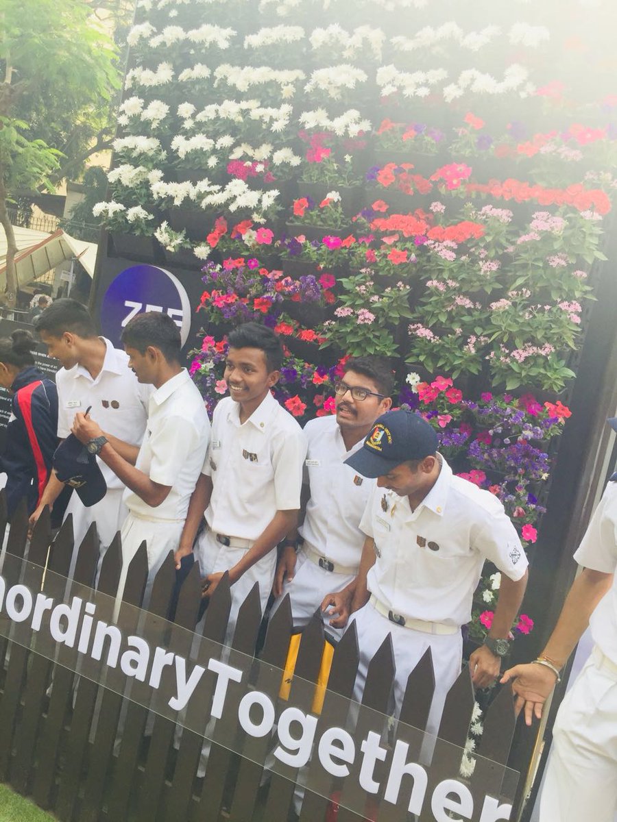 ZEECorporate's tweet photo. The ZEE Extraordinary Garden is in full bloom! Thousands of people have already made their pledge to make Mumbai greener? Have you? Visit us at #HTKGAF2018 and join us in being #ExtraordinaryTogether! https://t.co/17Jtv9Vxcc