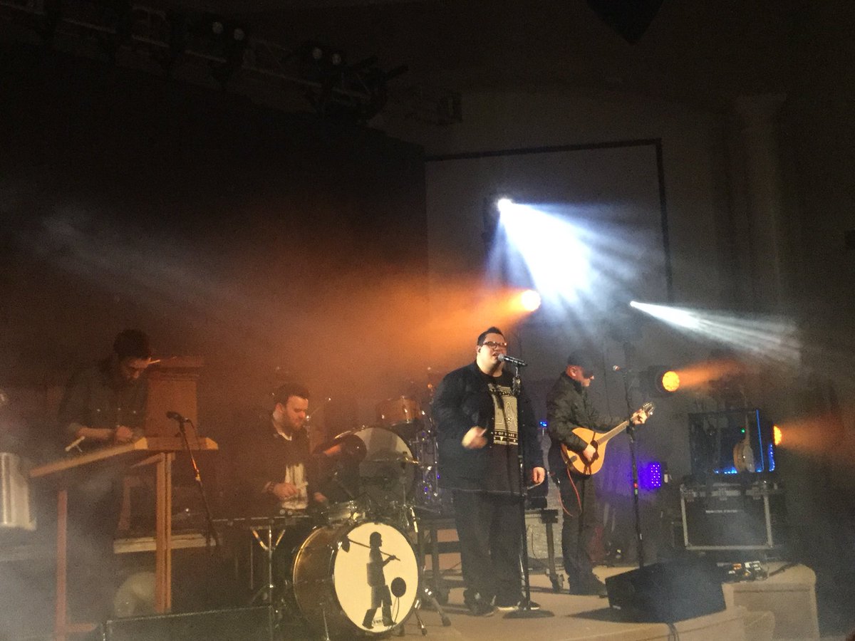 ZeebsLangley's tweet photo. #swponebigfamily #somethingdifferenttour They might not be big on the idea of pizza sleeping... but they’re pretty awesome at playing music & spreading love. Thanks for a good night guys! @swprophets https://t.co/3VXFWL10wk