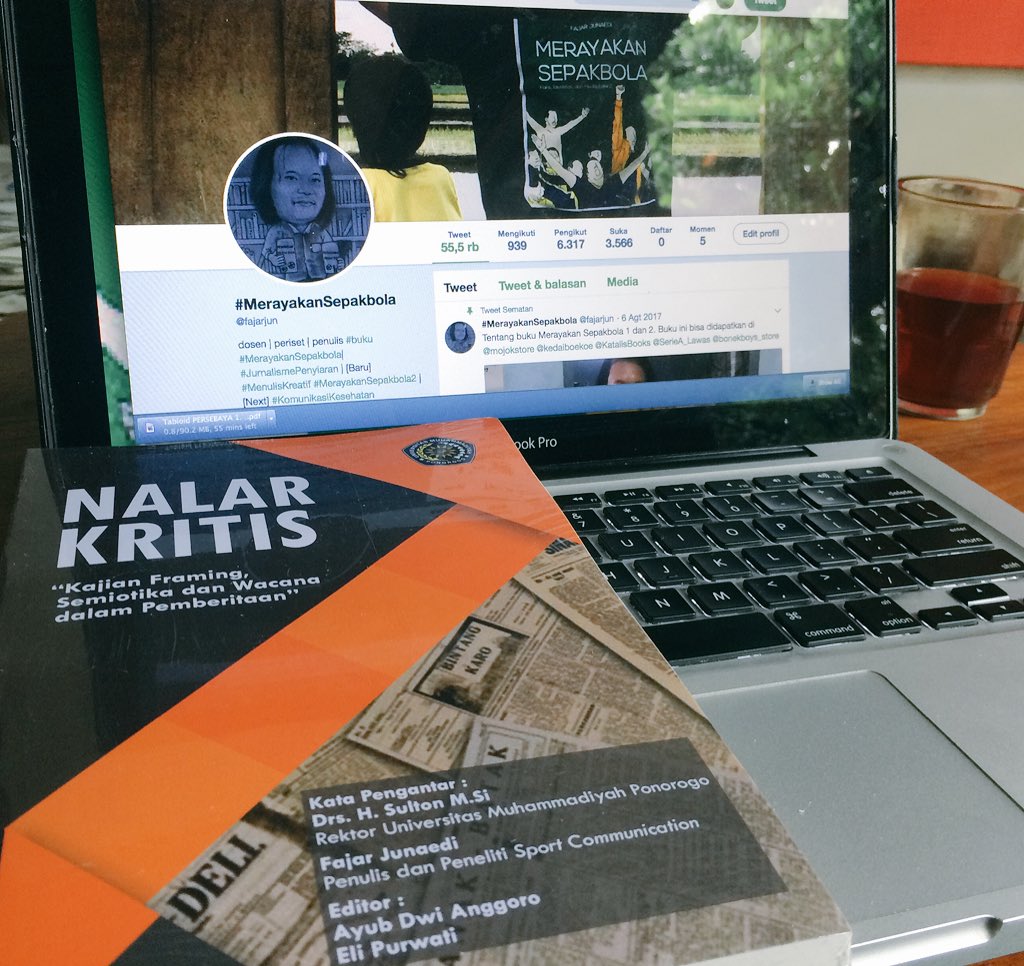 fajarjun's tweet photo. Selamat untuk terbitnya buku Nalar Kritis : Kajian Framing, Semiotika dan Wacana dlm Pemberitaan, karya sivitas akademia Ilmu Komunikasi Universitas Muhammadiyah Ponorogo. Terima kasih sudah diberi kesempatan nulis kata pengantar . Berjejaring #APIKPTM https://t.co/Z3dpVnZvL9