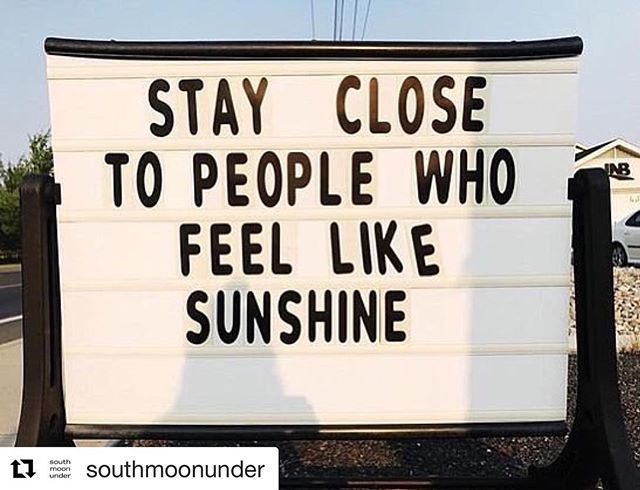 ❤️🌞. #sunshine #friends #goodvibes #chooseyourpeople #shoplocal ift.tt/2EcS3k8