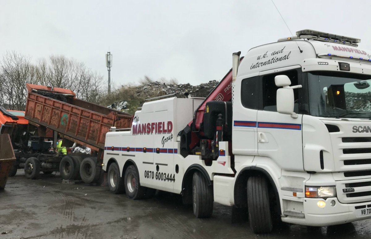 EnvAgencyNW's tweet photo. vehicles can be seized or impounded if #TeamEA suspects waste is being carried without a valid waste carriers licence  we seized 6 here in #Bootle @NickyLawtonEA @MerseyPolice @LeeRawlinsonEA @MansfieldGroup https://t.co/o6Axgg1TQB
