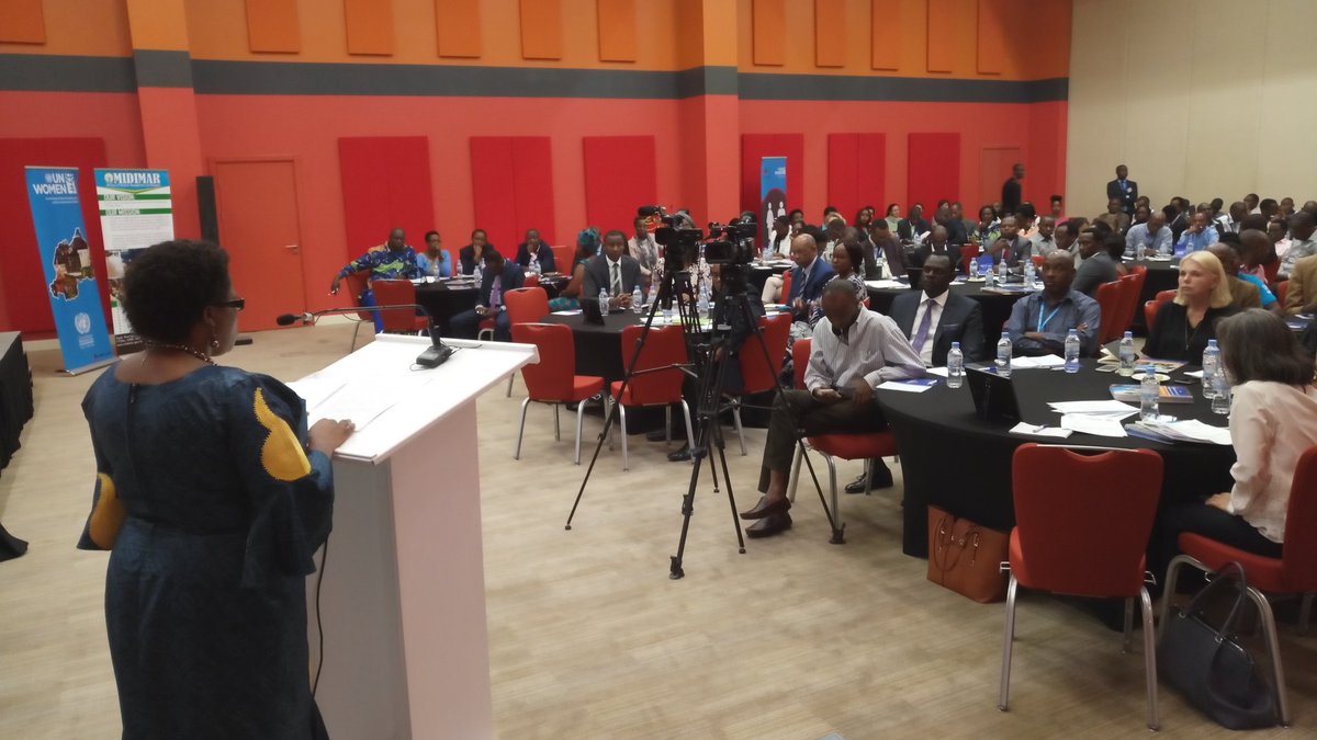 RwandaEmergency's tweet image. The GoR through MIDIMAR and @MIGEPROF with partnership of @RefugeesRwanda #UNWOMENRWANDA are launching the "Yes I Can" joint action plan to empower women in refugee camps in Rwanda