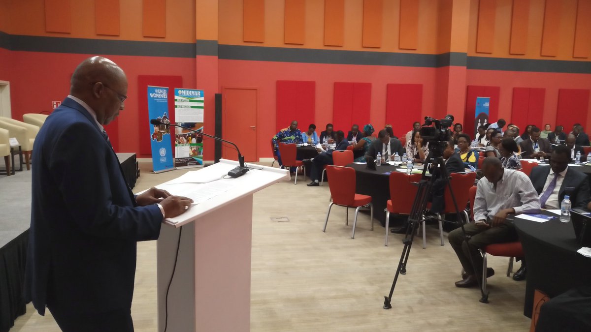 RwandaEmergency's tweet image. The GoR through MIDIMAR and @MIGEPROF with partnership of @RefugeesRwanda #UNWOMENRWANDA are launching the "Yes I Can" joint action plan to empower women in refugee camps in Rwanda