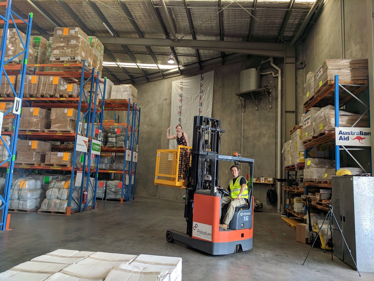 AnnaOsetroff's tweet image. When you need more height, get a lift! 😂 Spreading the word today for @careaustralia ❤️ #Brisbane #aid