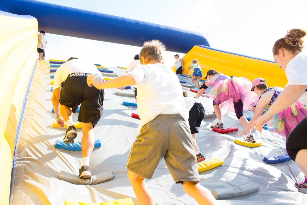 Mega_Bounce_Run's tweet photo. Looking for a team building idea for work? Not only will it be more fun than you've ever had at work it's also a good chance to support local charities in your area! Win - Win- Win 
Tag your boss! #workhardplayhard https://t.co/2UTNnZ6s8K
