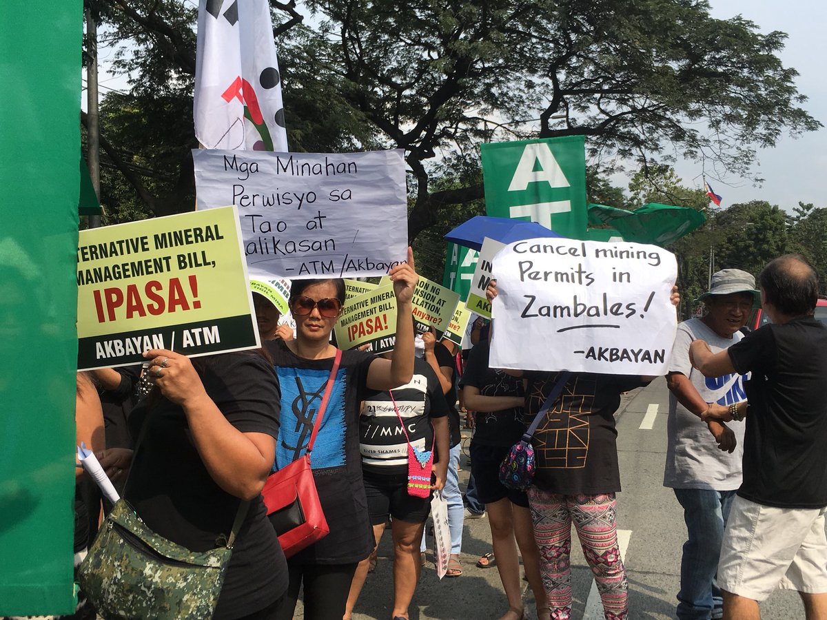 atm_philippines's tweet photo. Nagluluksa ang mamamayang Pilipino sa pagkamatay ng ating kalikasan dulot ng mapanirang pagmimina at kawalan ng interes ng mga ahensya ng gobyerno lalo na ng DENR sa kanilang mga karapatan. Sobra na! Itigil na!
#NoToMiningPH #KAMPO https://t.co/cSIZgFMbtv