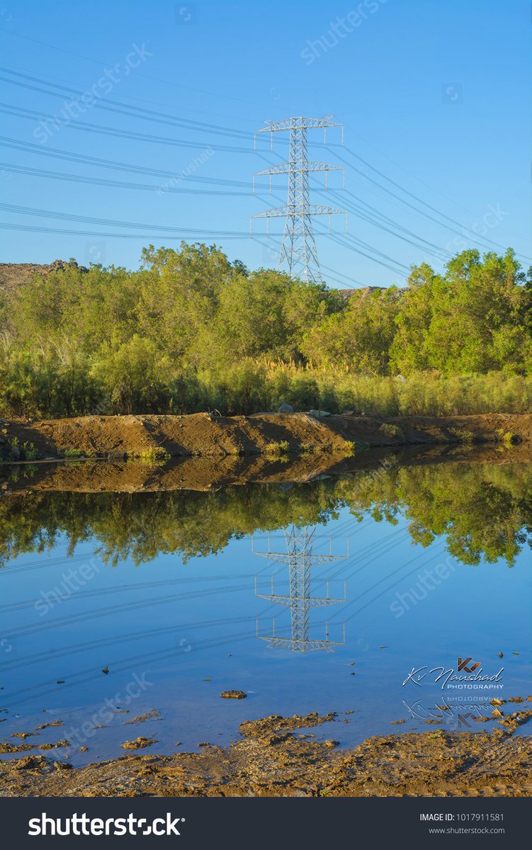 kvnaushad's tweet photo. ║REFLECTION║https://t.co/StJ3IcqRV2║
#nikond7100 #nikon18140 #kvnaushadphotography
#reflection #lake #water #bryman #jeddah #saudiarabia #countryside #landscape #sky #green #nature #blue #rural #peaceful #scenery #grass #pond #environment #village #clear #electric #tower #line https://t.co/8xd8ITHeCZ