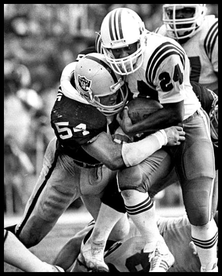 Happy birthday to GM & former LB Reggie McKenzie, February 8, 1963. 