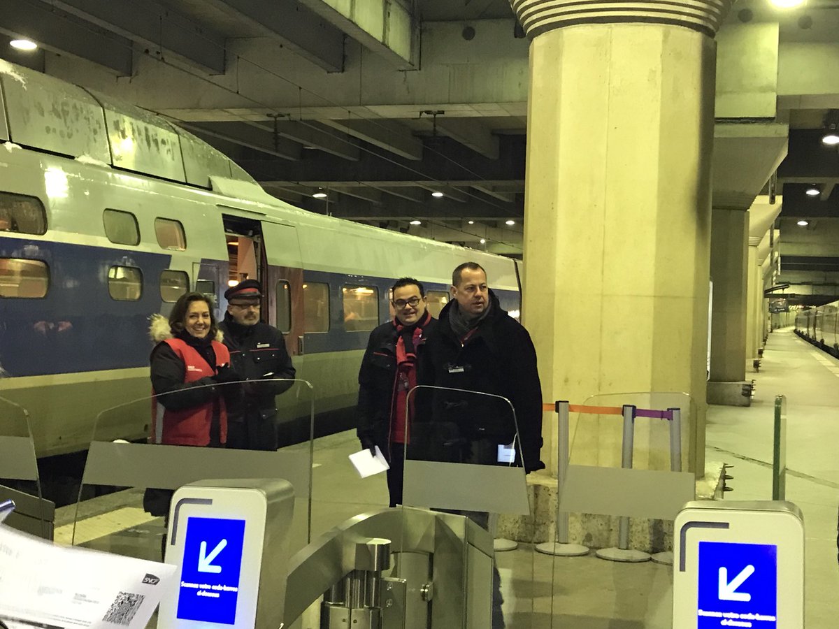 Embarquement ce matin Gare Montparnasse avec @RPicard_SNCF et les équipes <a href="/TGVAtlantique/">TGV Atlantique</a> @GwenCazenave