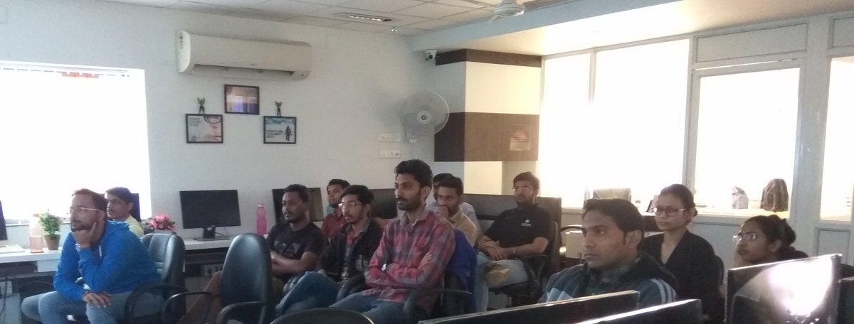 Interfece_Ring's tweet photo. #GeekFeast Session - 14 We were very happy to know that one of our team member has been a part of NCC NAVY Team. It was interesting to know about his real sportsman spirit, his journey, his achievements at #NATIONALLevels. An amazing seminar held by Bhavin Barad.#InspiringToShare https://t.co/DjUGFYL271