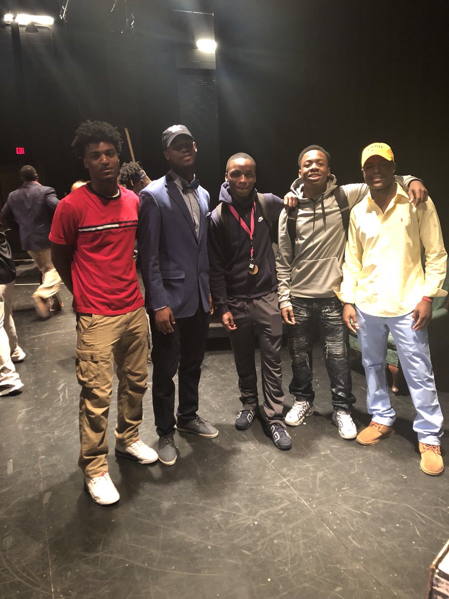 pretyboytez's tweet photo. It’s A Blessing &amp; Dream Come True to Sign on National Signing Day with my Brothers..❤️ The Bond and Memories we made together will never be forgotten love y’all boys💯Do Big Things! https://t.co/fa3hm5zRlH