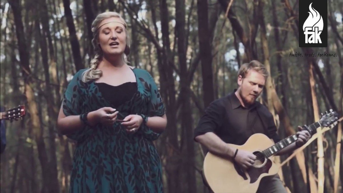 lizandra_winter's tweet photo. #TBT #Throwbackthursday na 2016 met #Fluister se musiekvideo in die Bos. Kyk hoe ver het ons gekom sedertdien @RyhnoH @JoshuaNaDieReen @StarburstPromo @curljamhair ek waardeer julle so baie. #Ekwilvirjou #Musicvideo #Watchthisspace https://t.co/f5739I1xAb