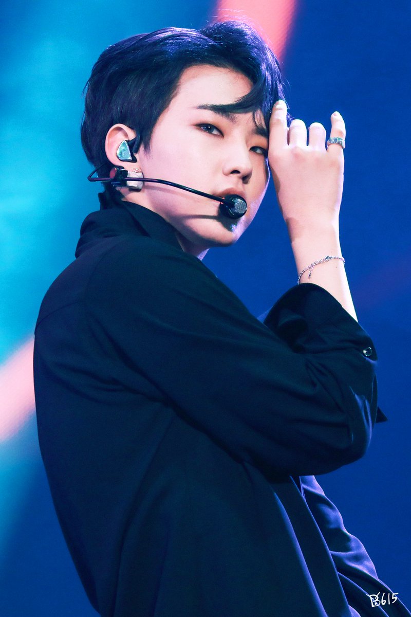 Beloved_615's tweet photo. 180203 캐럿랜드 HQ

네가 있는 13월을 기다리고 있어
@pledis_17 #SEVENTEEN #HOSHI #세븐틴 #호시 #순영 https://t.co/9Ry8nKIixR