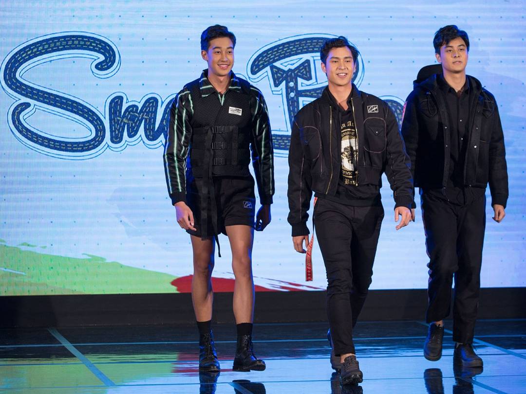 polyplusjadhai's tweet photo. เกิดมาคู่กัน เอ้ย!! เกิดมาพร้อมกัน #ไทยซูเปอร์โมเดล2013 #ThaiSupermodel2013 #สมาร์ทบอย2013 #SmartBoy2013 #คุณชายไก่โต้ง #เจี๊ยบโต้ง #โต้งเจี๊ยบ #ThaiSupermodelContest2018 @bow_maylada @donut_phattharapon @BBTVChannel7 @ch7dramasociety https://t.co/kT9yCat3sJ