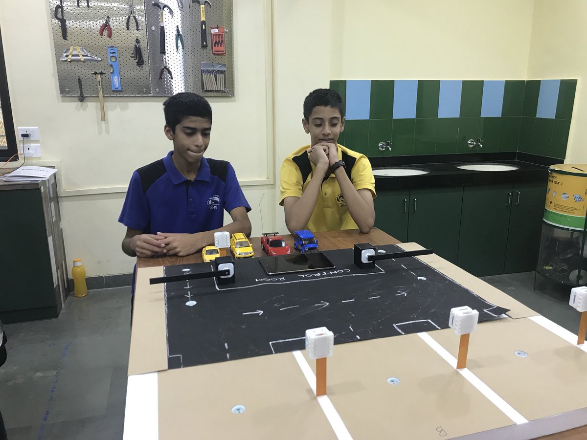 ATLKHS's tweet photo. Young Tinkerers of @ATLKHS showcasing their #Innovations to the community during Atal Tinkering Summit for the #Maharashtra State.

We aim to make the #ATL Community strong in Maharashtra.

@NITIAayog @AIMtoInnovate @rramanan @chaudharyayesha @PMOIndia https://t.co/vxvIJK64tD