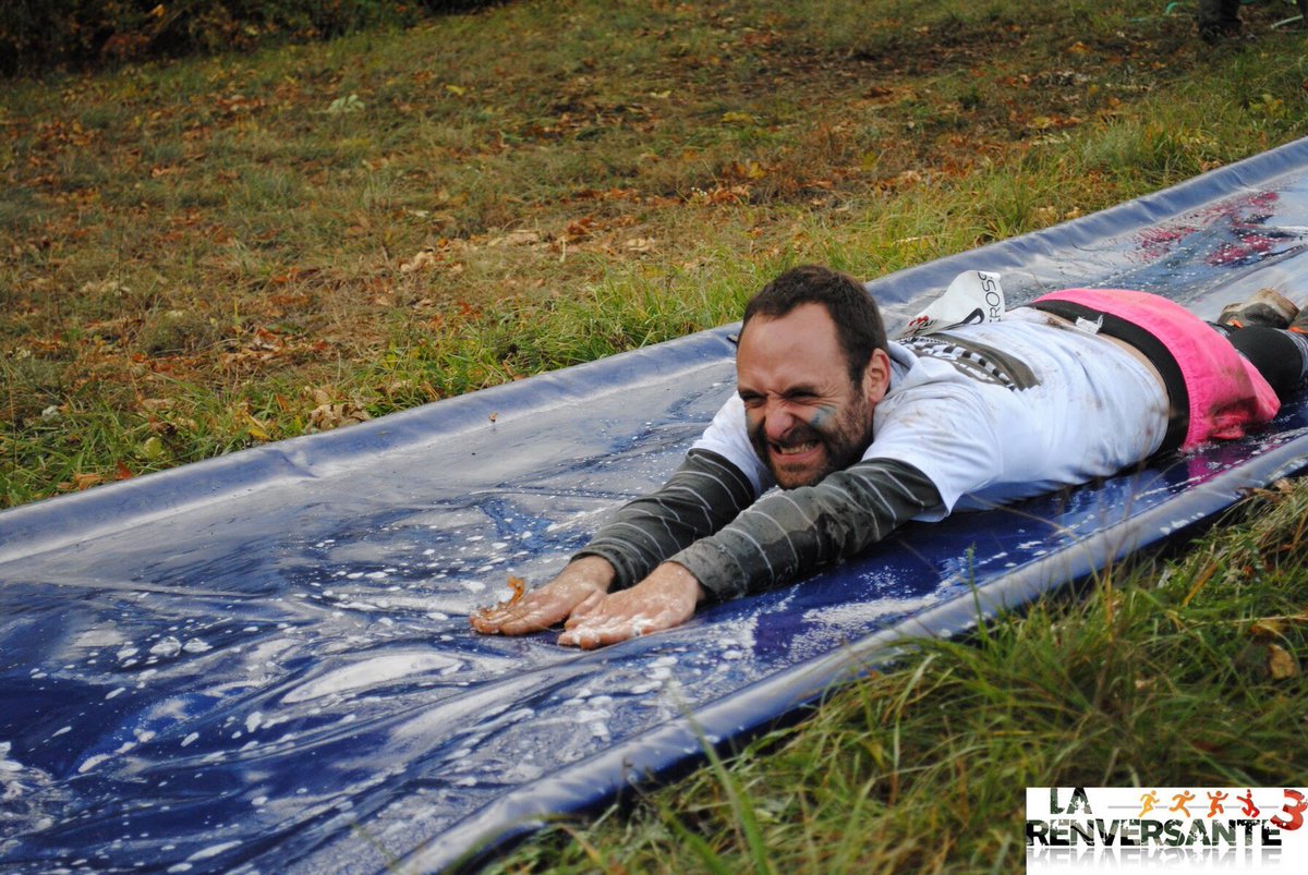 LaRenversante's tweet photo. Le ventriglisse : obstacle préféré de nos participants ! « J’suis le roi d’la glisse, pas besoin d’notice » Brice de Nice. #larenversante #course #courseobstacle #coursefun #isere https://t.co/G9BG966hTJ