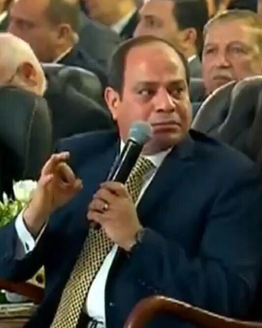 عامل علينا عادل ادهم وفِي الخليج هاني شاكر 😂