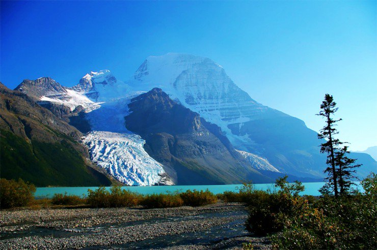 Berg Lake, Mount Robson Provincial Park, Canada.