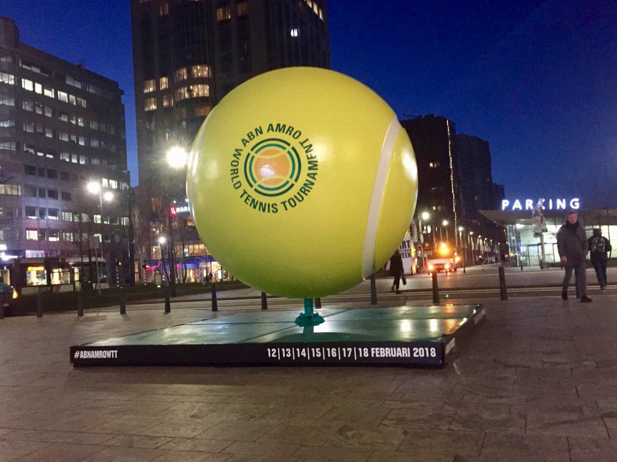 De tennisbal is vanaf vandaag te zien op het voorplein van Rotterdam Centraal! #abnamrowtt #rotterdamahoy #tennis #atpworldtour