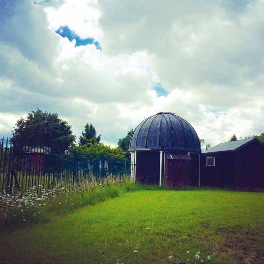 EJonglez's tweet photo. Un observatoire juché sur un tertre qui renferme des millions de litres d'eau en plein Londres? C'est dans Londres Insolite et Secrète bien sûr!
#jonglez #EditionsJonglez #Londres #Hampstead https://t.co/8Mr1v4S9hQ