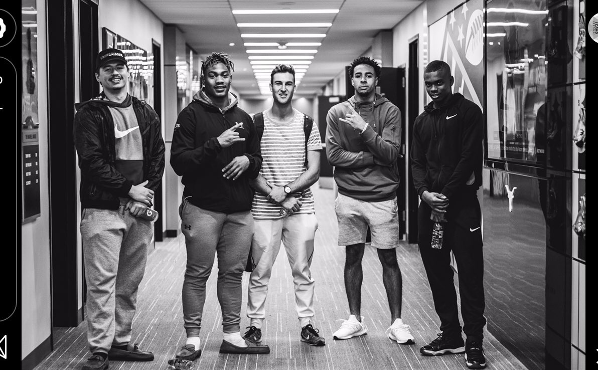 stateofrecruit's tweet photo. It’s our signing day wrap up show.  Instant reaction to the Texas class plus our very own recruiting cycle awards.  https://t.co/WF1GwSiOLm https://t.co/USbDXrp1nD