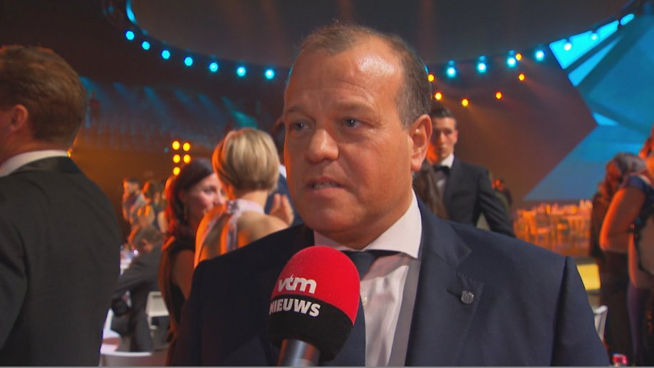 VTMStadion's tweet photo. Ivan Leko, Michel Preud’homme en Bart Verhaeghe zijn het er unaniem over eens: Ruud Vormer is de verdiende winnaar van de Gouden Schoen. Na de prijsuitreiking legden ze één voor één uit waarom de Nederlander de enige verdiende winnaar was.

➡️📺https://t.co/z7uy2aU4wY https://t.co/5qT5kqmY5Y