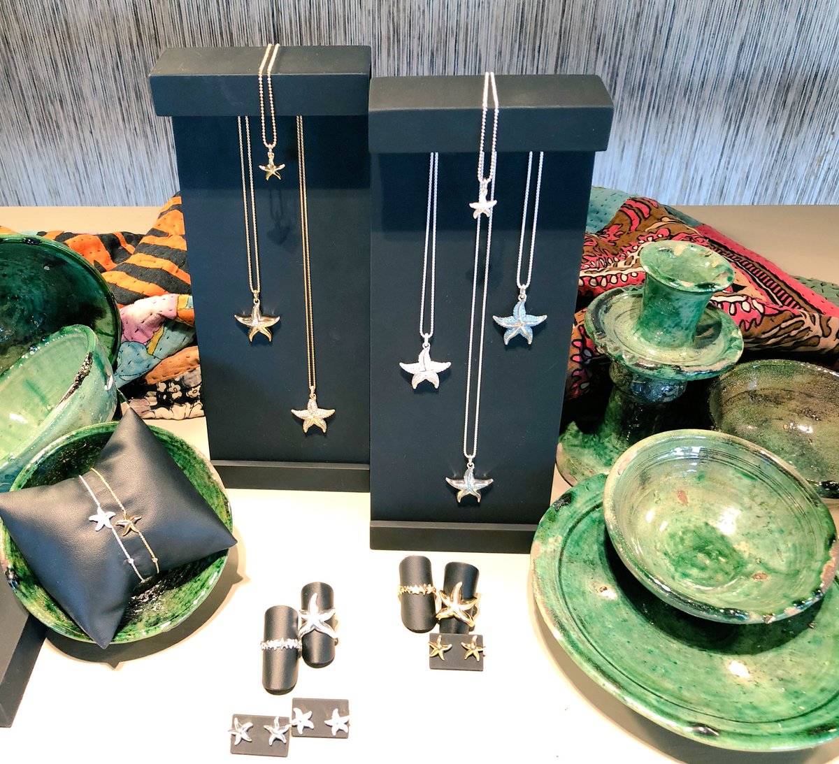 nouracoelpalmar's tweet image. La belleza se rodea de #belleza y hoy tenemos el privilegio de tener la presentación de la nueva colección de @THOMASSABO en #nouraco De la que nos hemos enamorado 😍 

#thomassabo #joyeria #lujo #eventoscorporativos #presentaciondeproducto