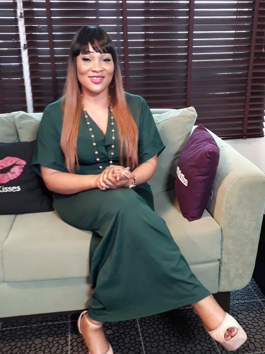 AMCChannels's tweet photo. On the #AMCMOVIETALK couch this evening we have the gorgeous producer @roselinesanni  Tune in to #AMC at  20:30GMT to hear her discuss all things #NOLLYWOOD and #INASTRANGELAND https://t.co/2LgQMYJrqq